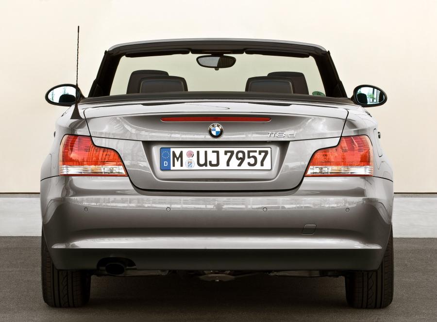  BMW 118d Convertible (E88) 2008 года  (WW) (фото 7 из 15)